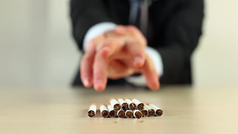 hombre de negocios que deja de fumar