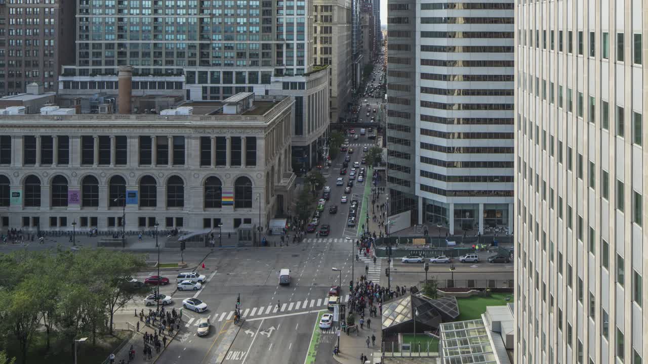 위에서 바쁜 교차로의 시카고 시간 간격
