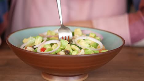 ensalada de aguacate de camarón