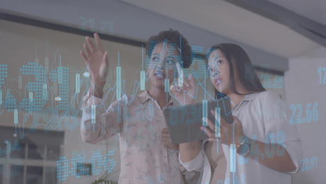 animación del procesamiento de datos financieros sobre diversas mujeres empresarias en la oficina