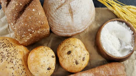 Bread-loaves-with-wheat-grains-and-flour