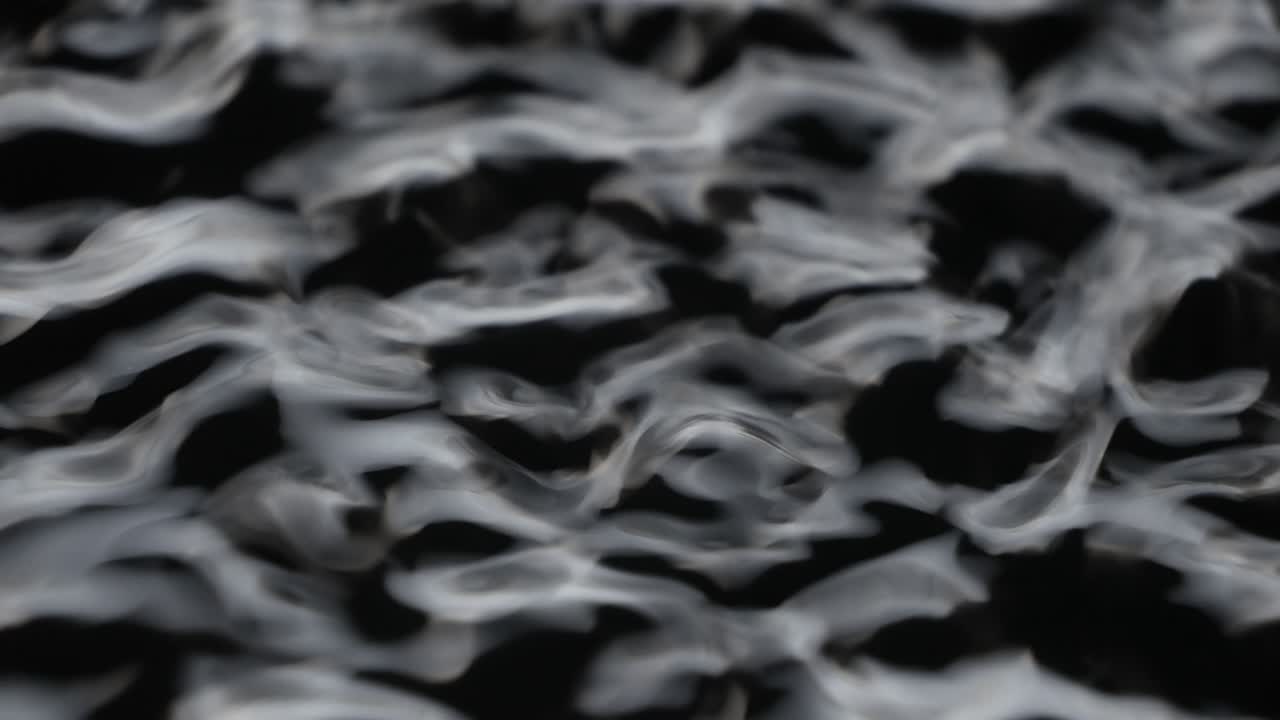 ferromagnetic 액체에서 음향 공명: 액체 물질에서 소리와 전자기파의 전파.