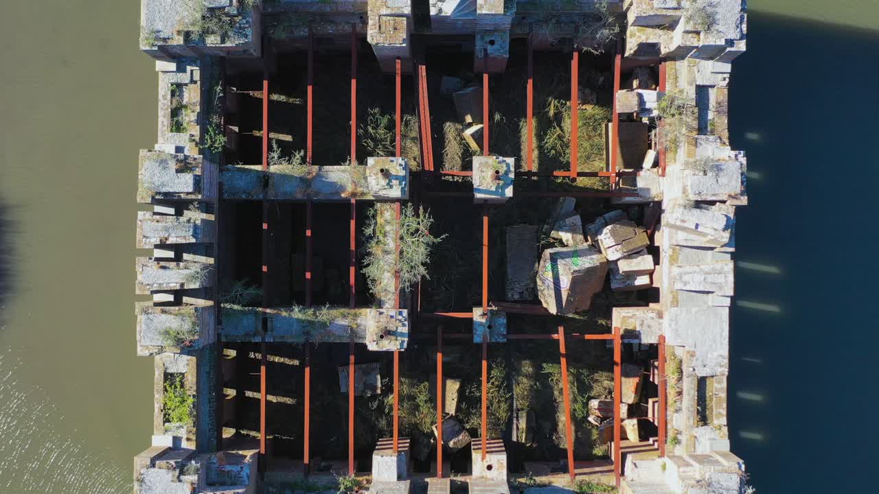 세인트에 있는 19세기 요새의 조감도 유적