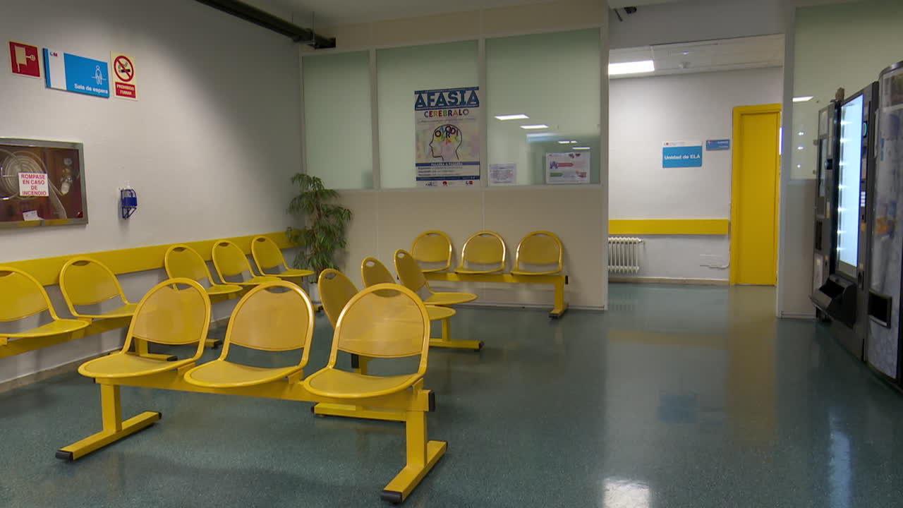 sala de espera vacía del hospital