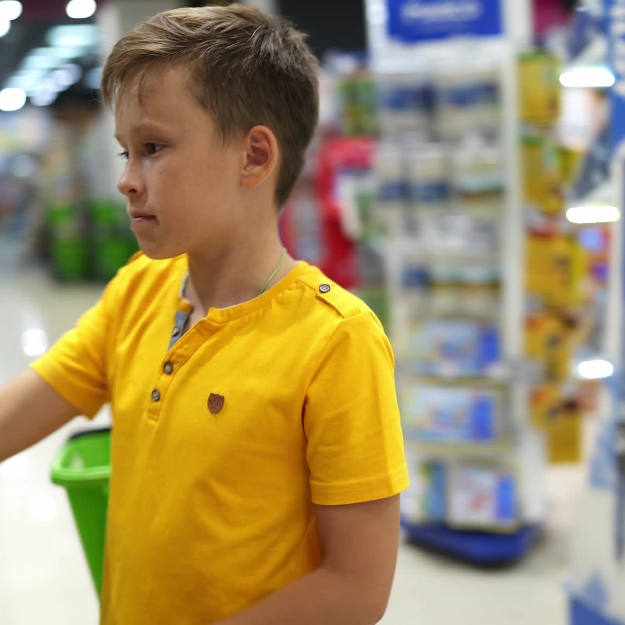 Kid in shopping mall