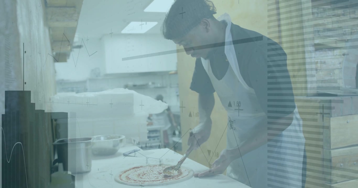 Video verticale: Cuoco che stende l'impasto, spalma la salsa sul bancone, con sovrapposizioni che tracciano la stesura della salsa per la pizza