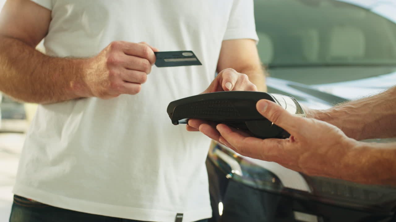 pagar un coche con tarjeta de crédito