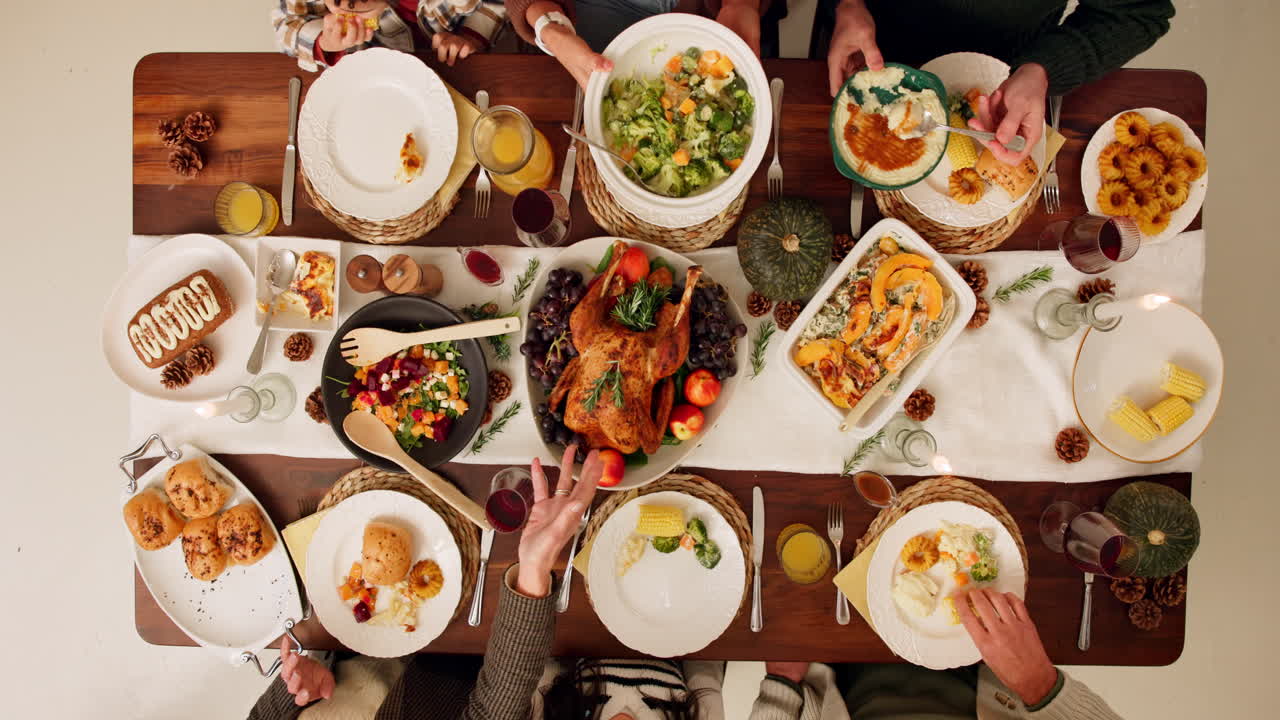 Thanksgiving Dinner with Family and Friends