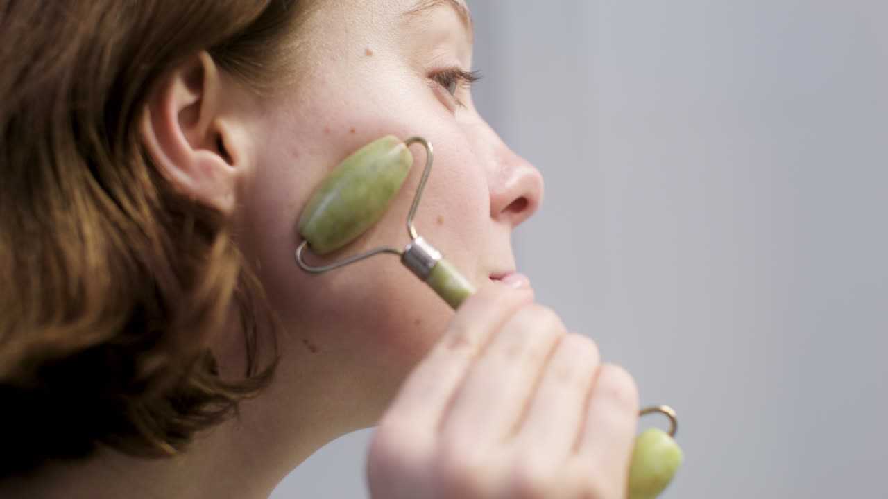 화장실에 있는 여자