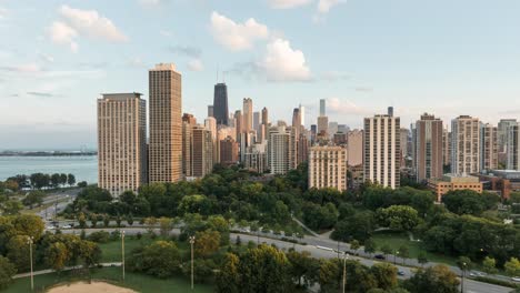 Zeitraffer-Der-Skyline-Von-Chicago-Mit-Seeuferfahrt