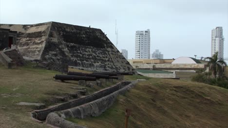 The-cannons-of-Castillo-de-San-Felipe-de-Barajas,-Cartagena,-Colombia