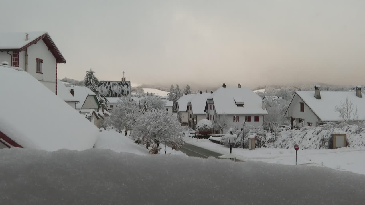 눈 인 마을 풍경