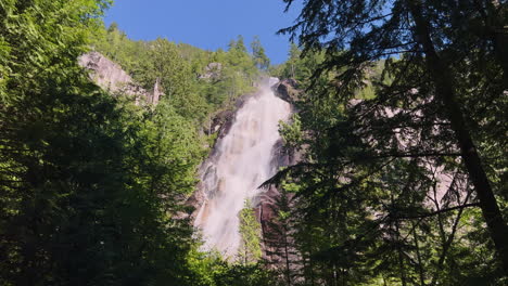 Die-Shannon-Fällt-In-Der-Nähe-Von-Squamish-In-Britisch-Kolumbien