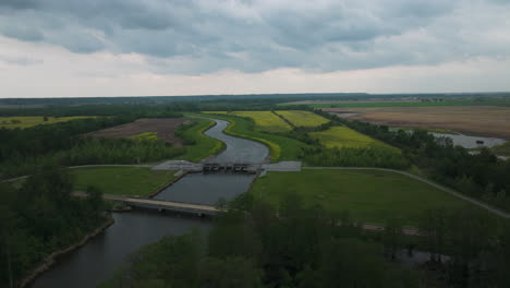 Reelfoot-lake-state-park-showing-winding-waterways-and-lush-greenery,-aerial-view