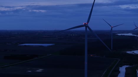 Windräder-In-Oude-Maas-Während-Der-Dämmerung-In-Den-Niederlanden---Drohnenaufnahme