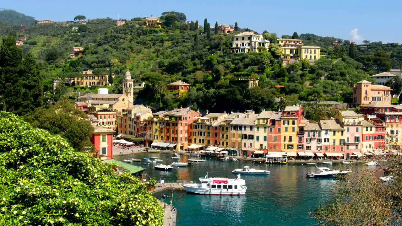 Portofino, pittoresca cittadina ligure colorata - Genova - Italia