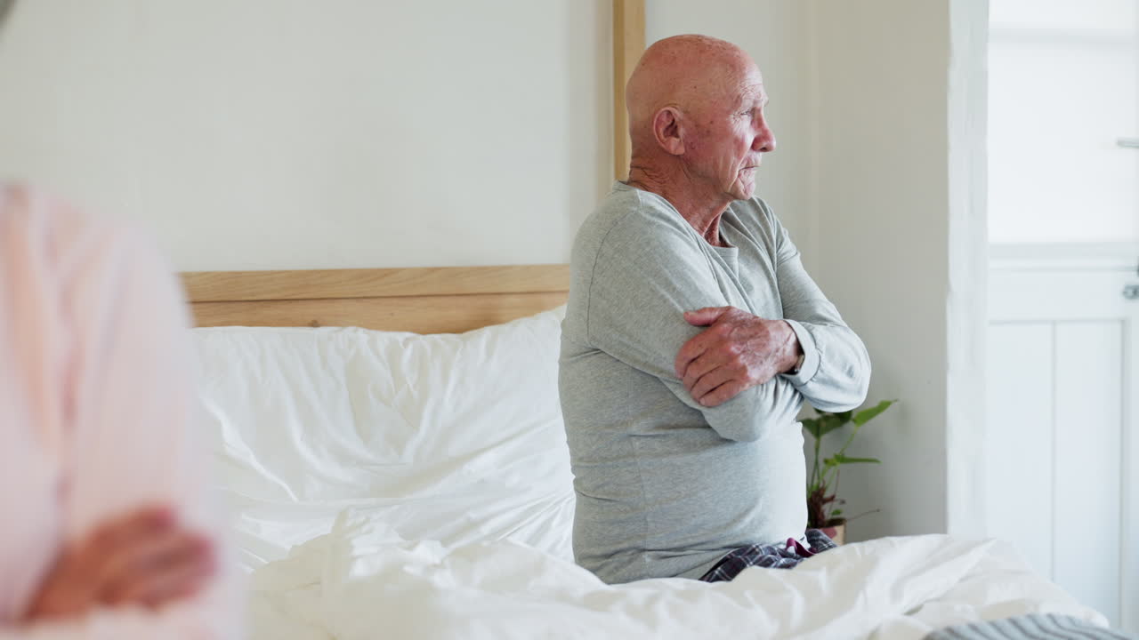 Divorzio, stress e coppia anziana in camera da letto