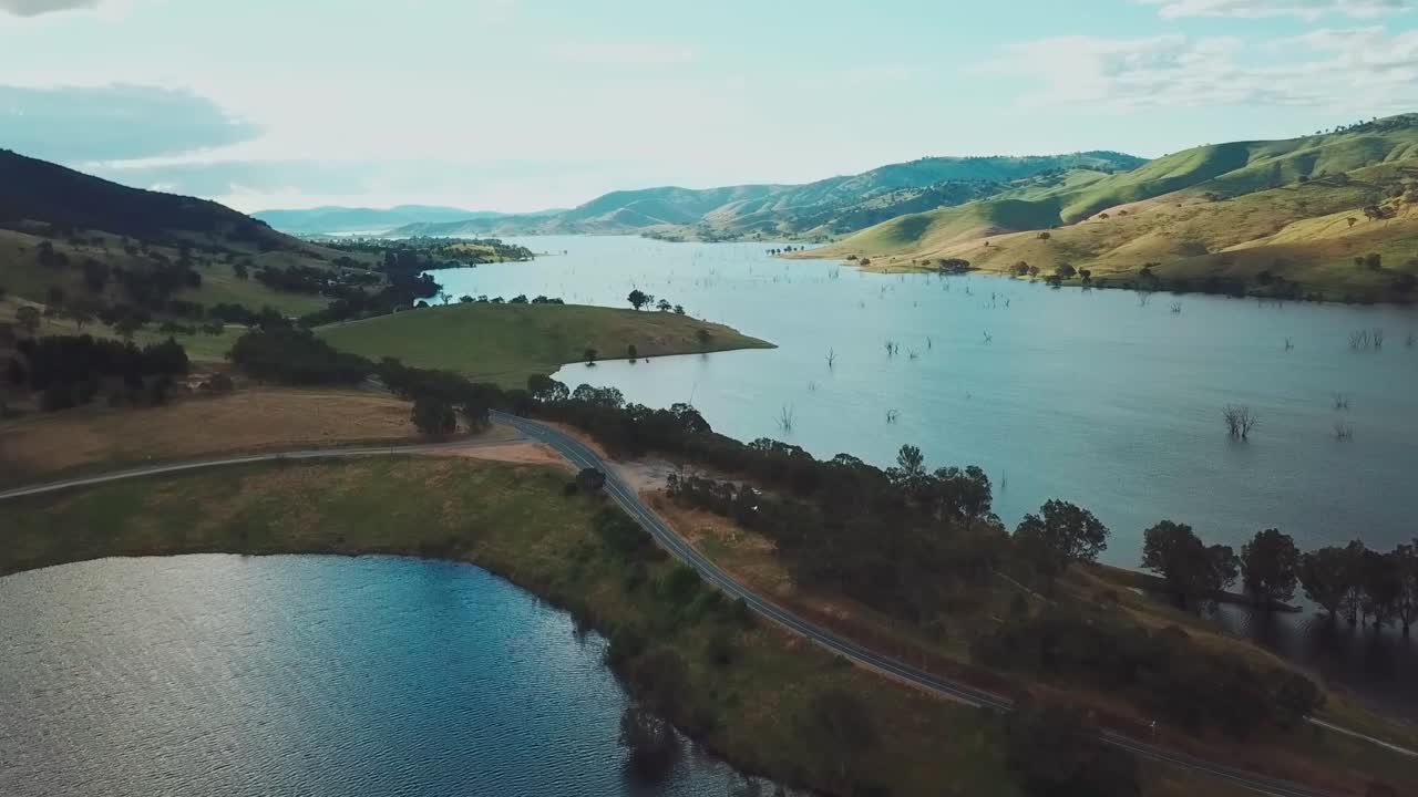 Aerial view of the Murray Valley Highwayand Lake Hume, in north-east Victoria, Australia. November 2021.