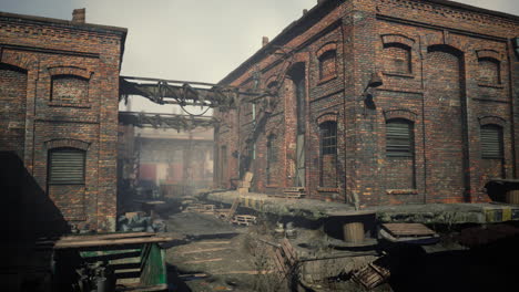 edificios de fábricas industriales abandonados al atardecer