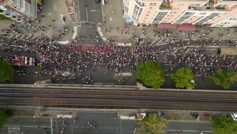 agradable vista aérea de arriba vuelo csd orgullo desfile del amor 2023 en la ciudad de berlín alemania día de verano