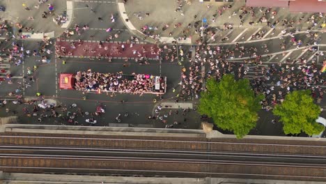 camión, mejor vista aérea de vuelo csd orgullo desfile del amor 2023 en la ciudad de berlín alemania día de verano