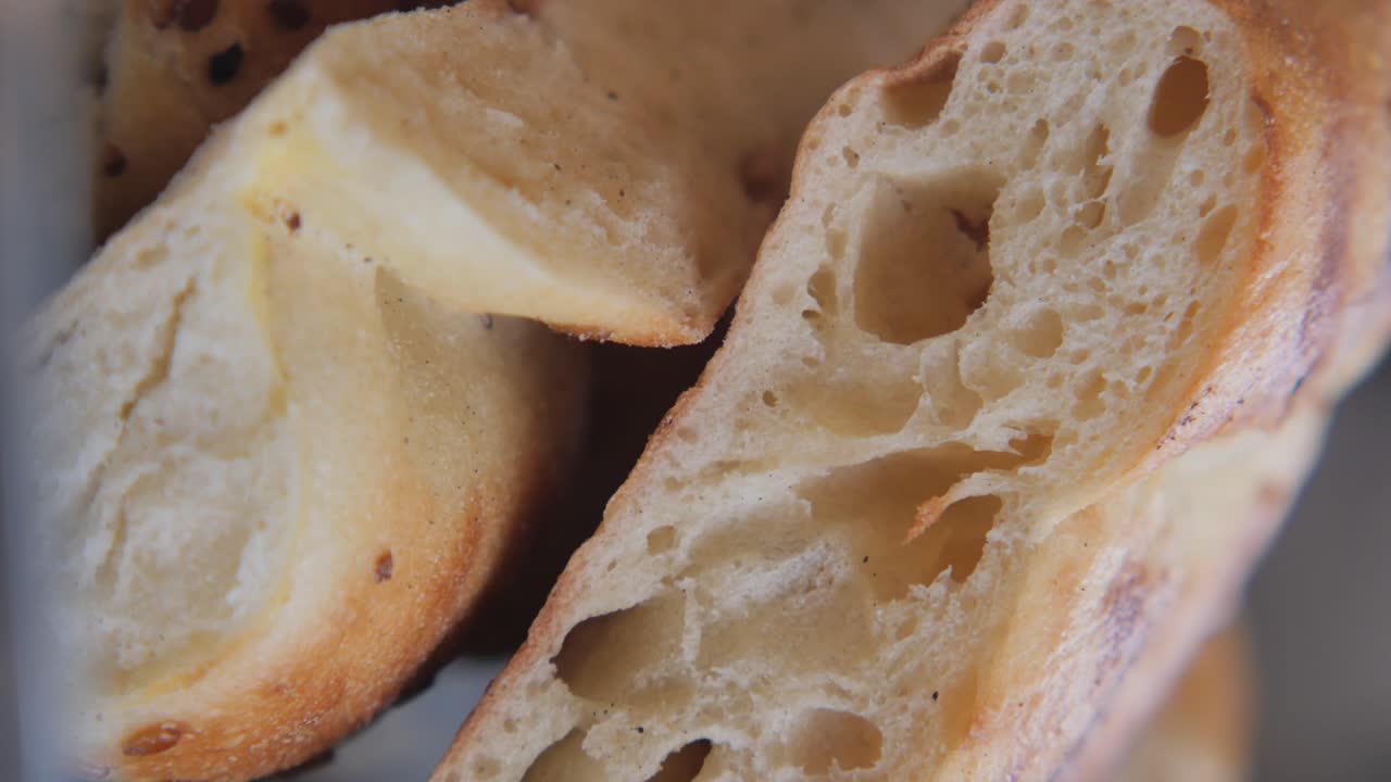 primer plano de pan en rebanadas