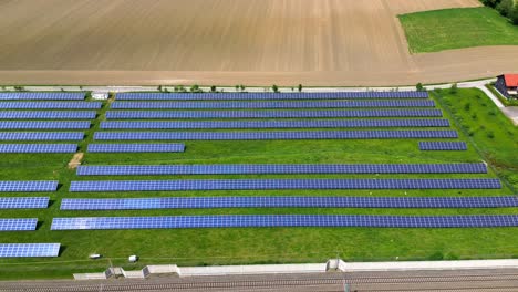 Solarpanel-Farm,-Luftdrohne-4k