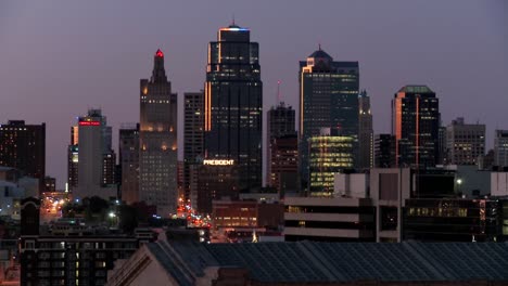 Una-Vista-Nocturna-Del-Horizonte-De-Kansas-City-Missouri-2