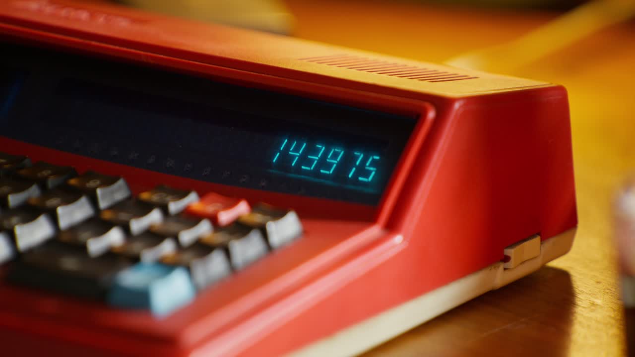 calculadora roja de época