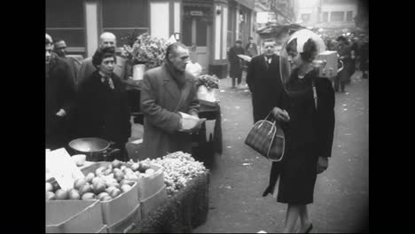 a smog mask is created in 1959 to protect people from the weather in london