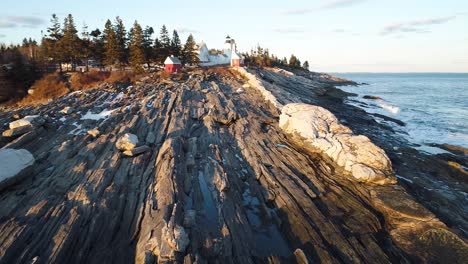 zoom en vista del faro de la isla curtis camden maine ee.uu.