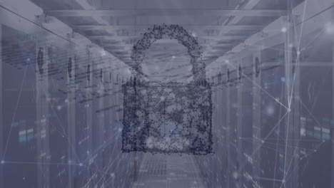 animación del icono de candado de seguridad, red de conexiones y procesamiento de datos contra la sala de servidores