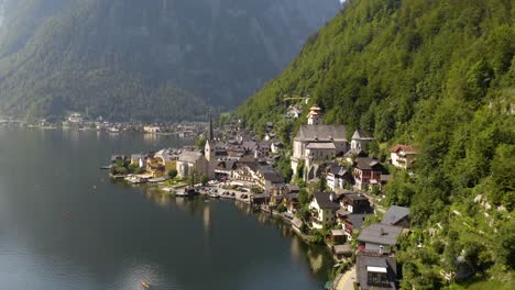 Hallstatt,-Austria-Desde-Arriba-En-Un-Agradable-Día-De-Verano