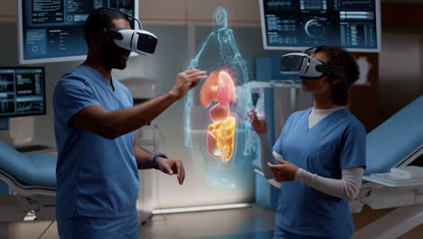 medical professionals using vr/ar for anatomical study