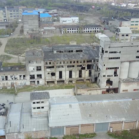 ruinas del edificio o de las instalaciones destruidas