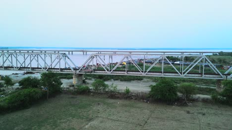 Puente-Ferroviario-Saryu-En-El-Río-Ghaghara-En-Uttar-Pradesh