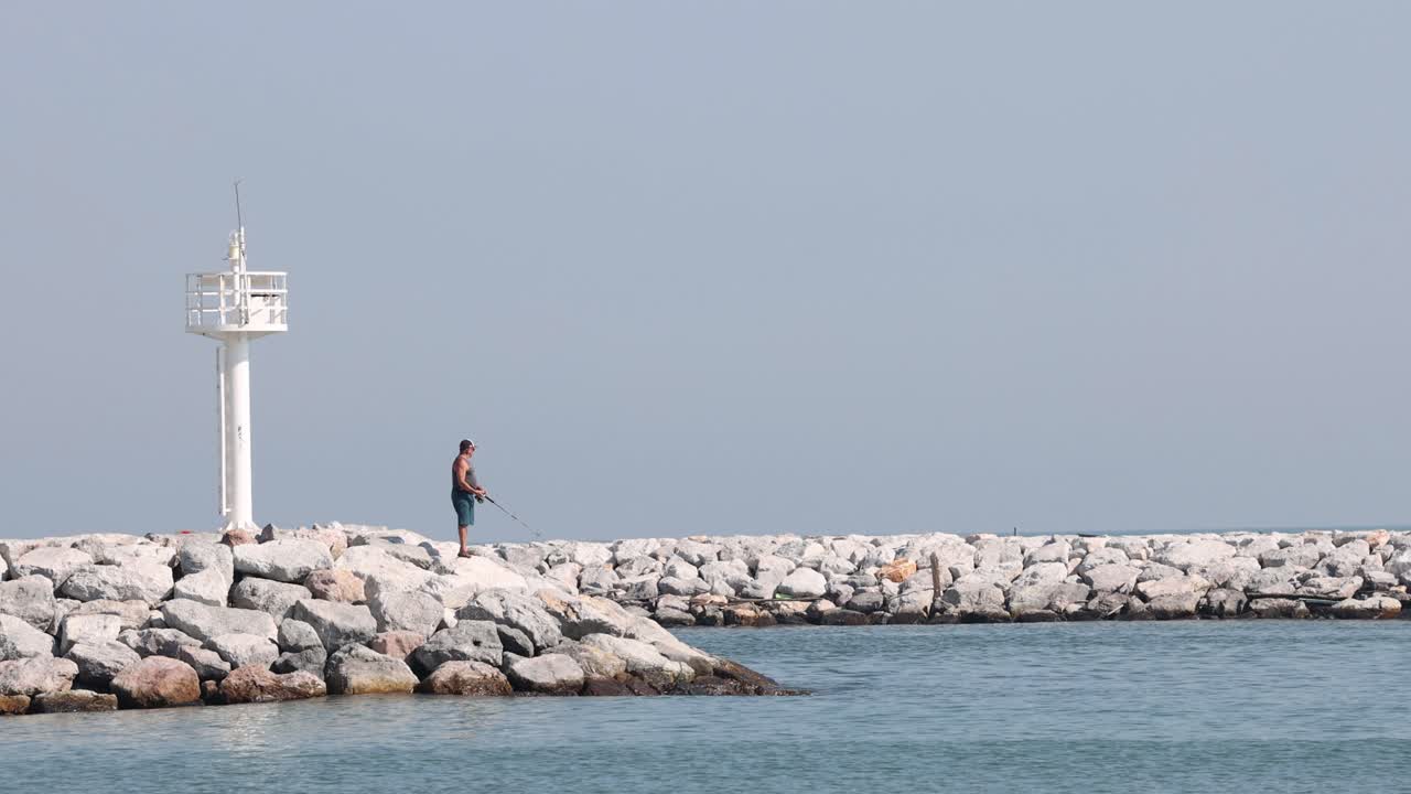 등대 근처 의 바가 에서 개별적 인 산책