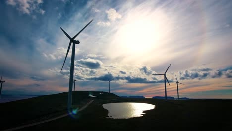 Molinos-De-Viento-Para-La-Producción-De-Energía-Eléctrica-Parque-De-Molinos-De-Viento-Havoygavelen-Noruega