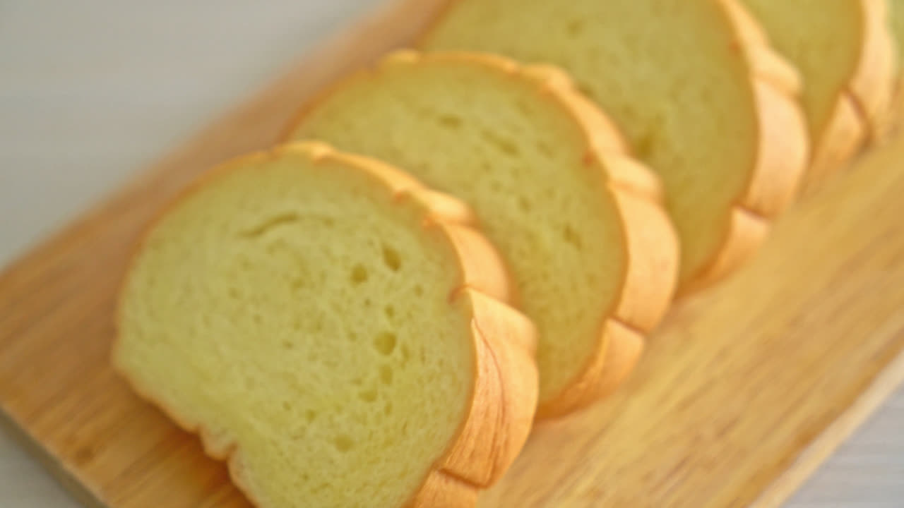 나무판에 잘라진 감자