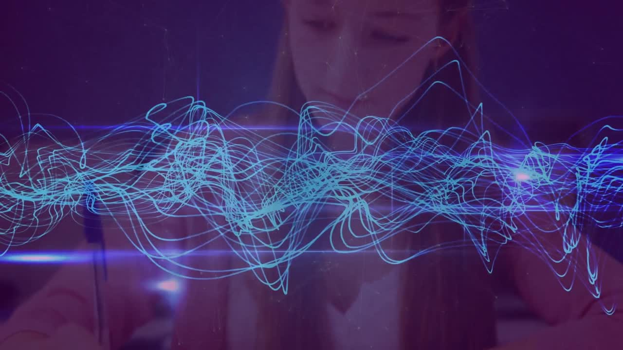 animación de ondas sobre la escritura de una estudiante caucásica