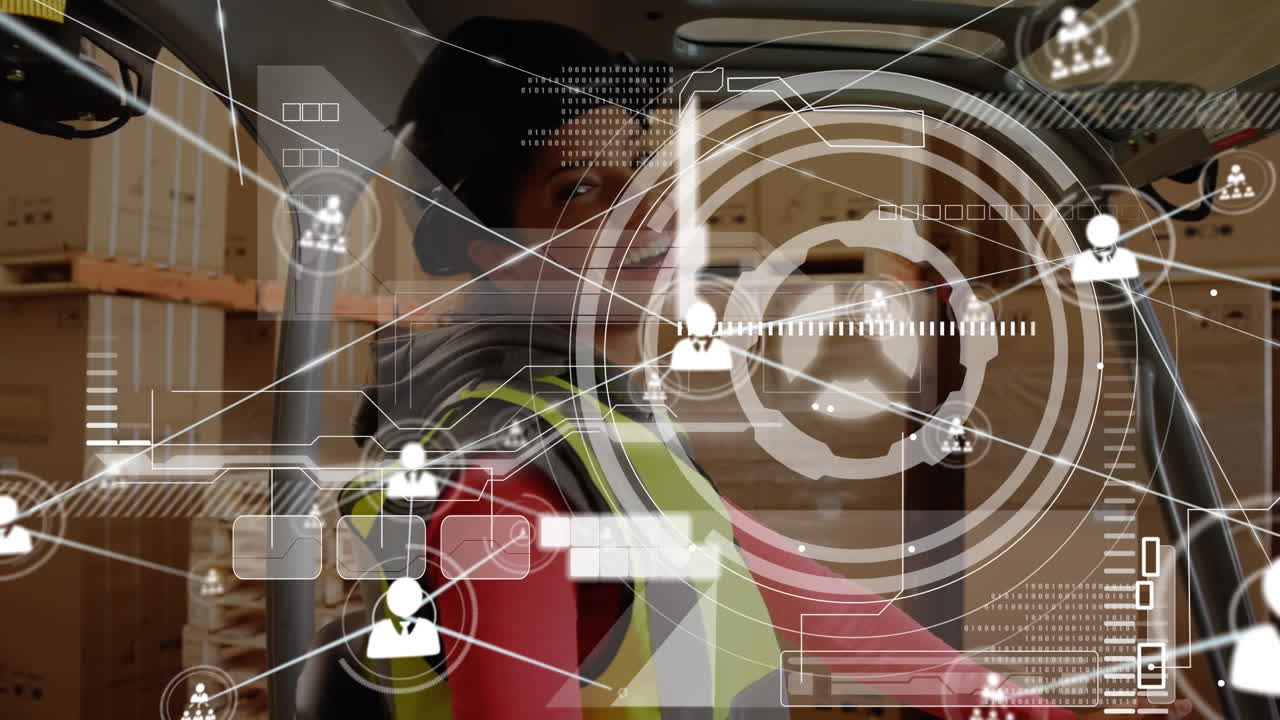 animación del procesamiento de datos sobre una trabajadora biracial en un almacén