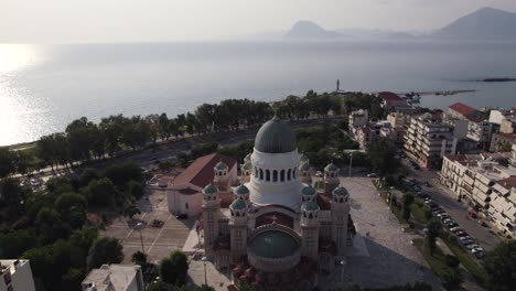 Aerial-pullback-from-Greek-Orthodox-Cathedral-Church-of-Saint-Andrew,-Patras