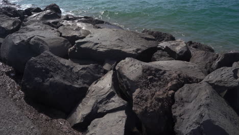 rocks on the beach de fanabé