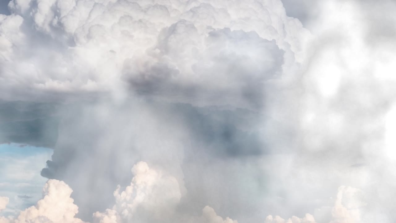 nubes de tormenta dramáticas