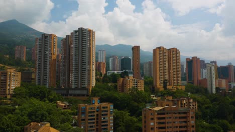 Edificios-De-Departamentos-En-Medellin,-Colombia.-Vista-Aérea