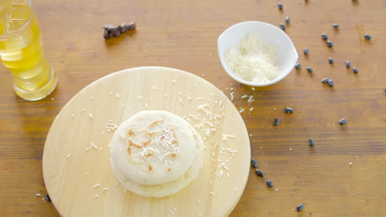 арепас, венесуэльское блюдо из кукурузной муки