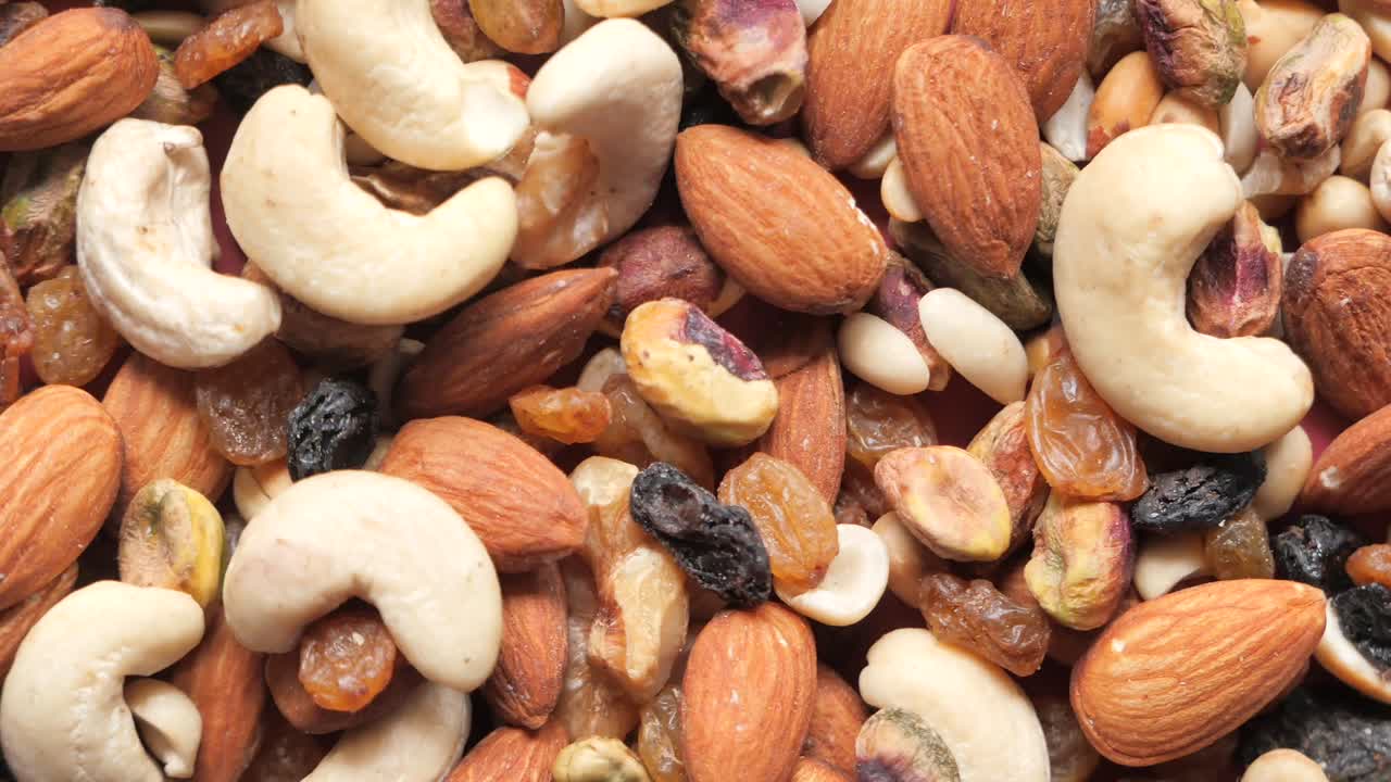 Frutta secca mista e uvetta