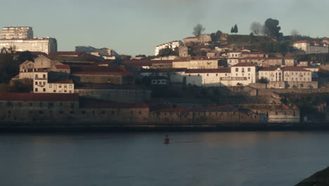 Vista-Del-Paisaje-De-La-Ciudad-De-Porto-Portugal