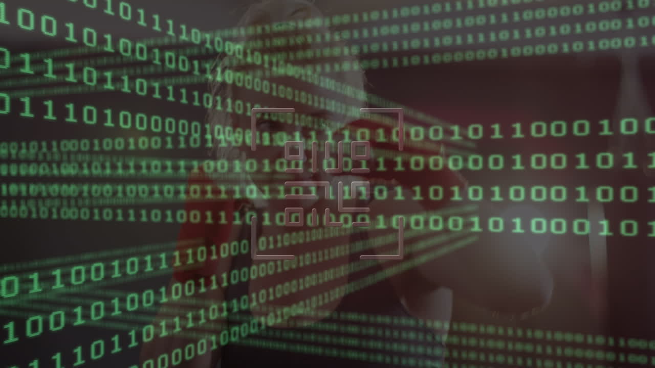 animación de procesamiento de datos y código qr sobre boxeo de mujeres caucásicas