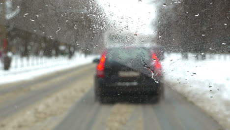 Slow-driving-on-messy-city-roads